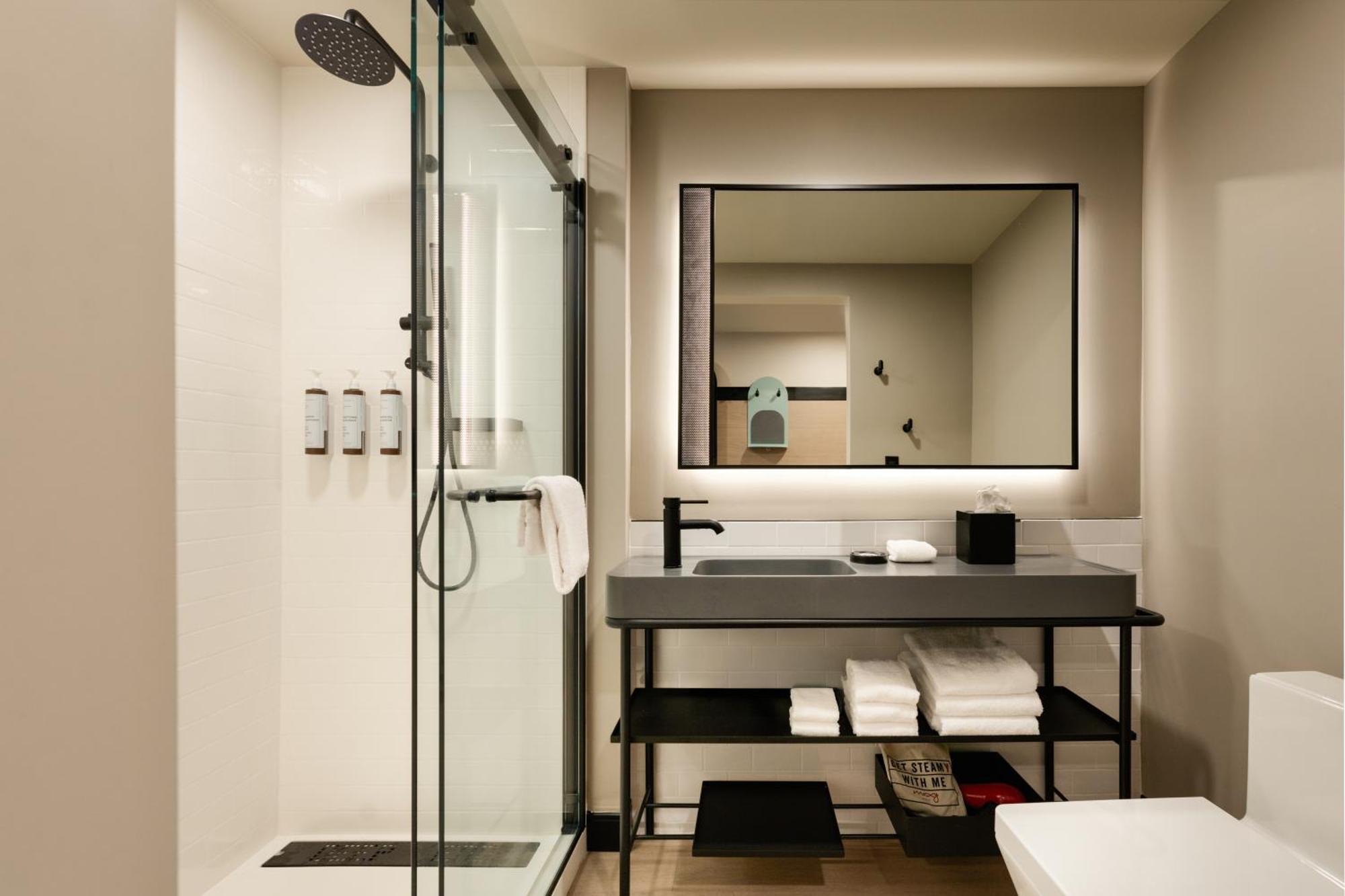 Отель Moxy Miami Wynwood Экстерьер фото