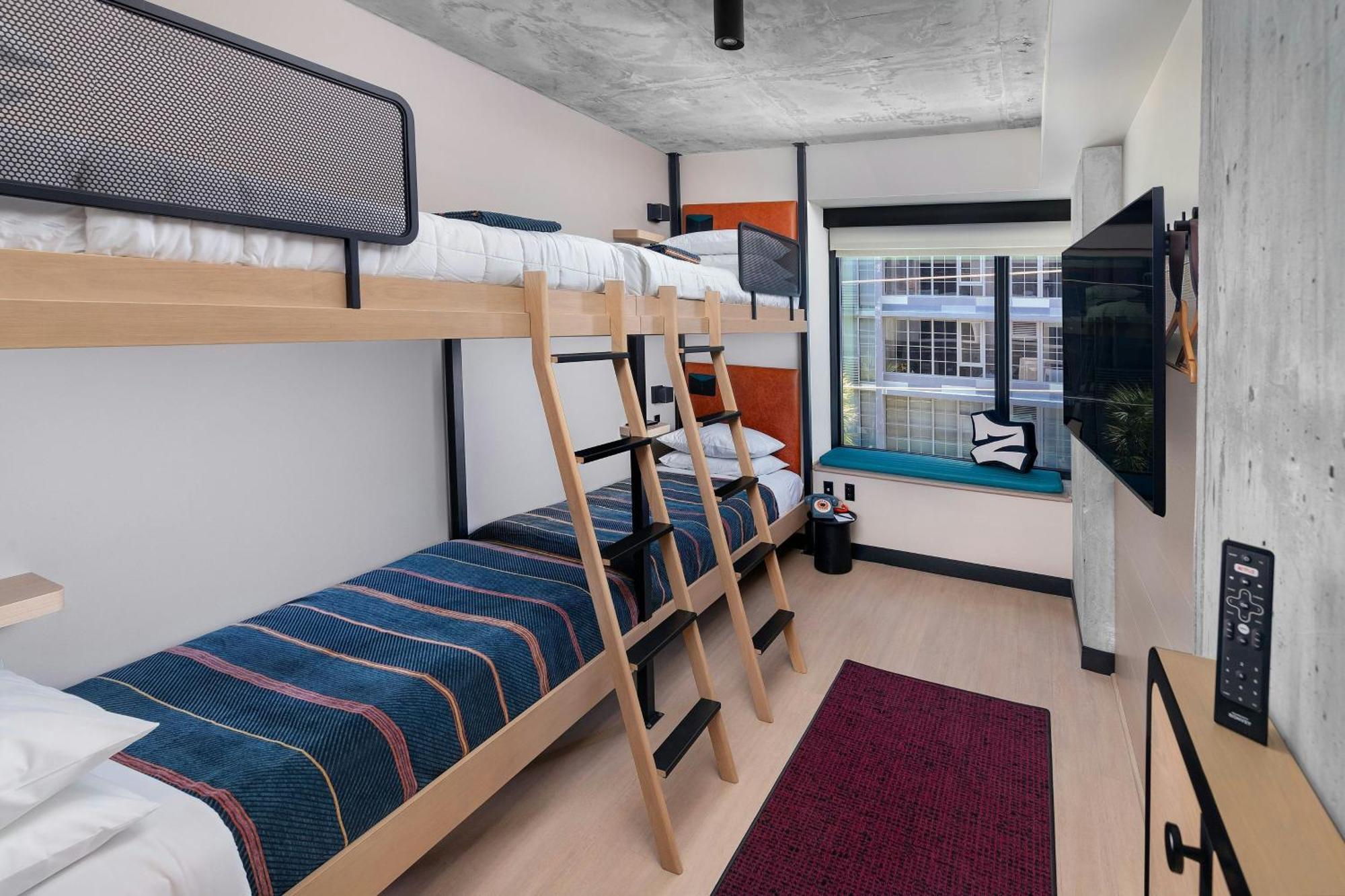 Отель Moxy Miami Wynwood Экстерьер фото