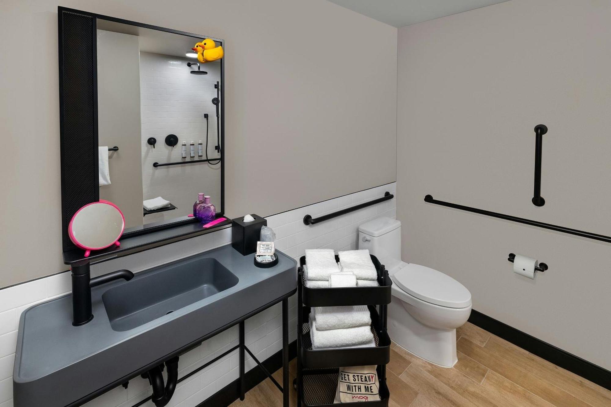 Отель Moxy Miami Wynwood Экстерьер фото