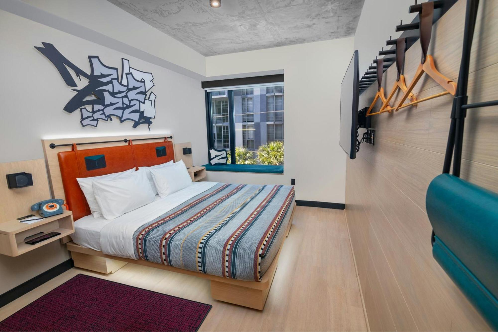 Отель Moxy Miami Wynwood Экстерьер фото
