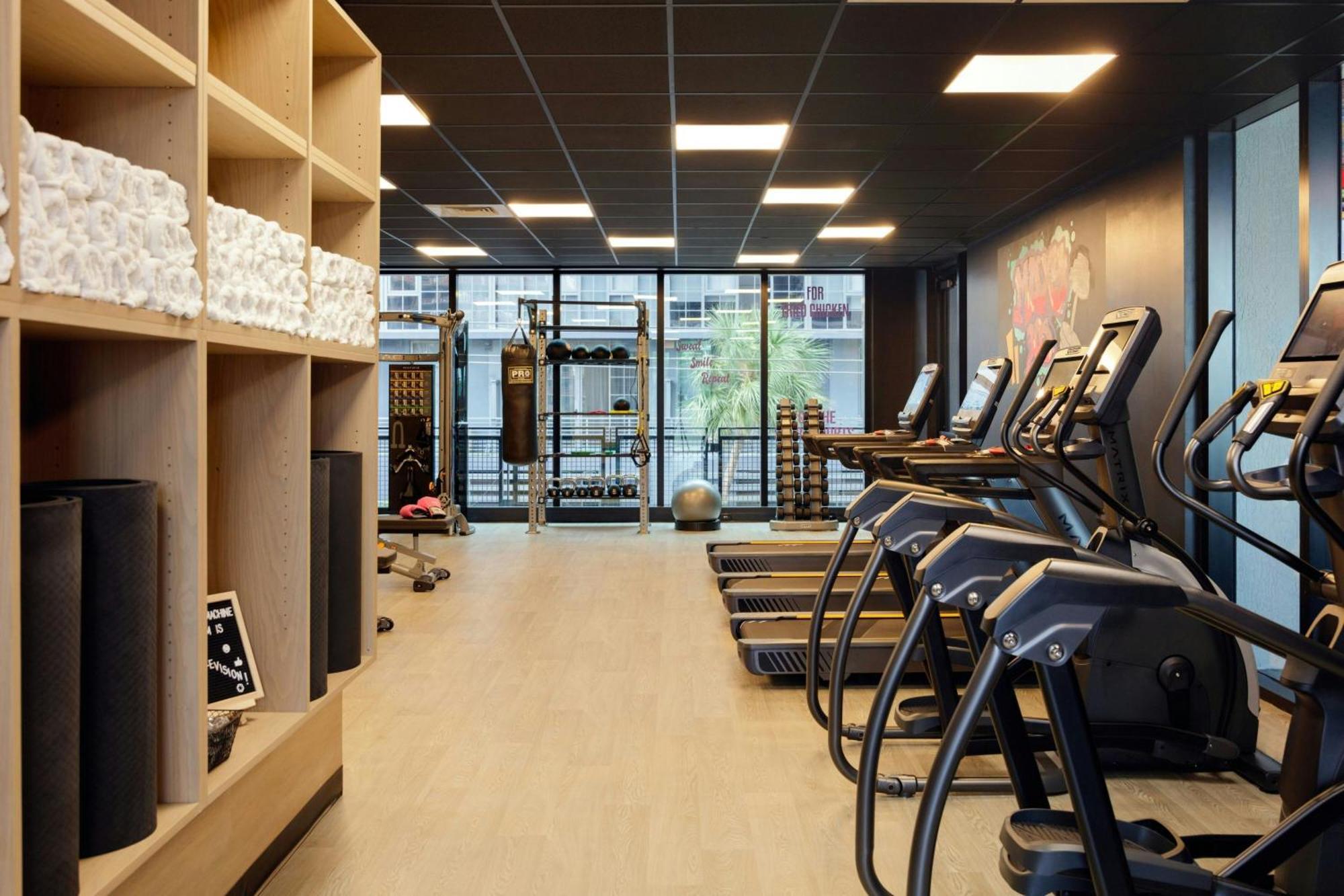 Отель Moxy Miami Wynwood Экстерьер фото