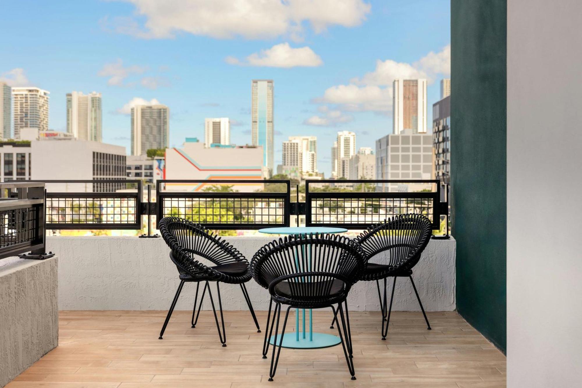 Отель Moxy Miami Wynwood Экстерьер фото