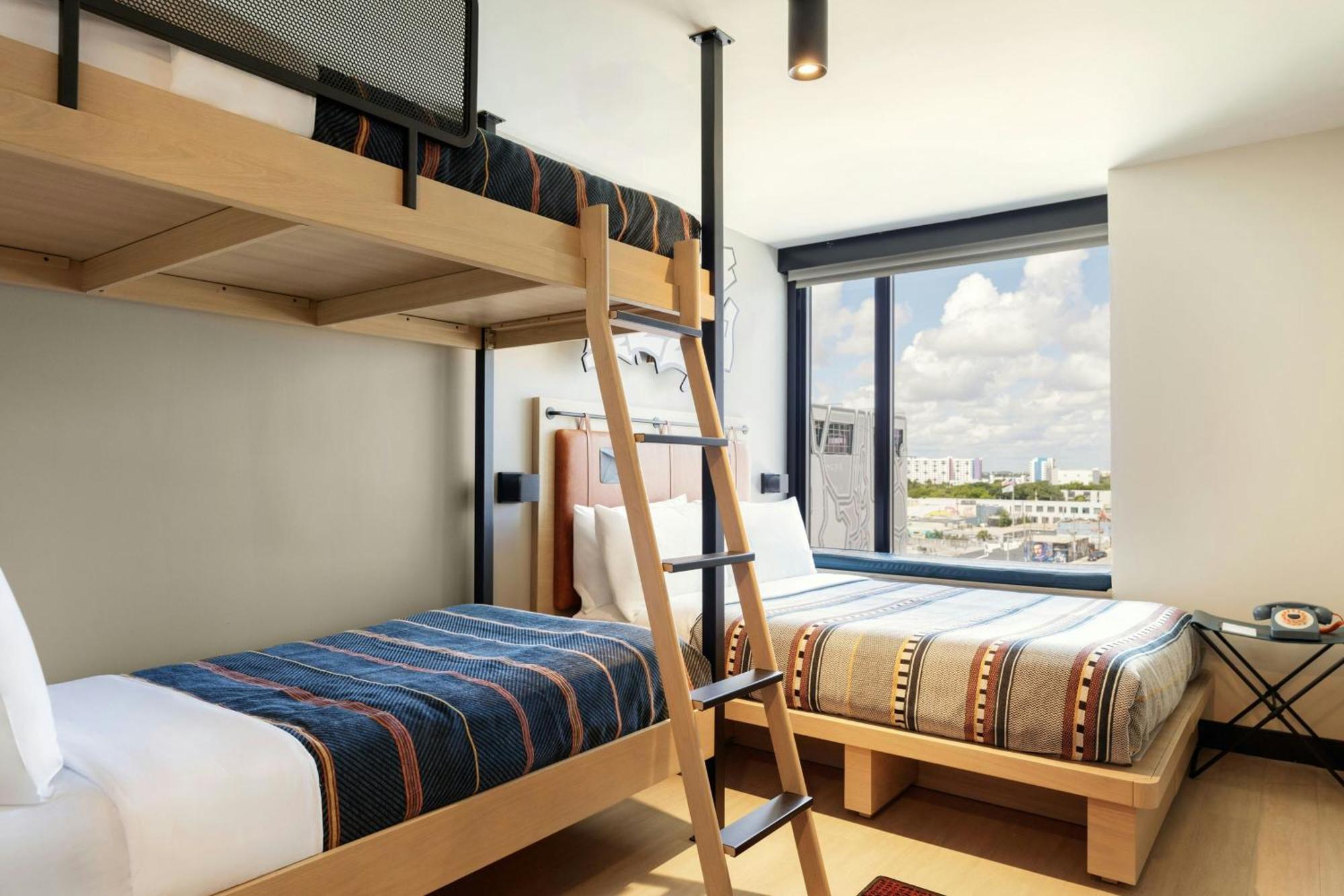 Отель Moxy Miami Wynwood Экстерьер фото